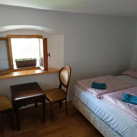 Pr Mocnk Auberge de jeunesse Bled