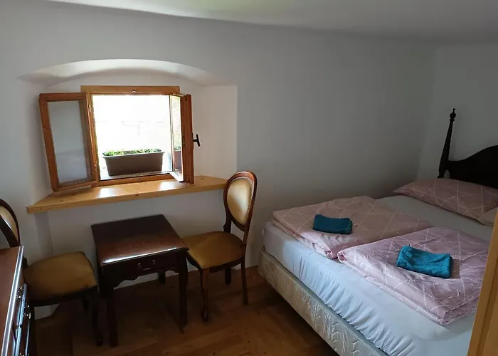 Pr Mocnk Albergue Bled